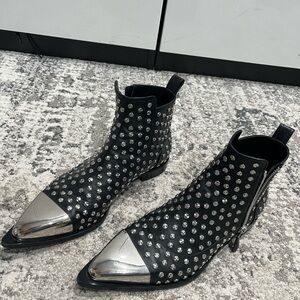 Alexander McQueen Black Studded Ankle Boots with Silver Toe Caps 39.5